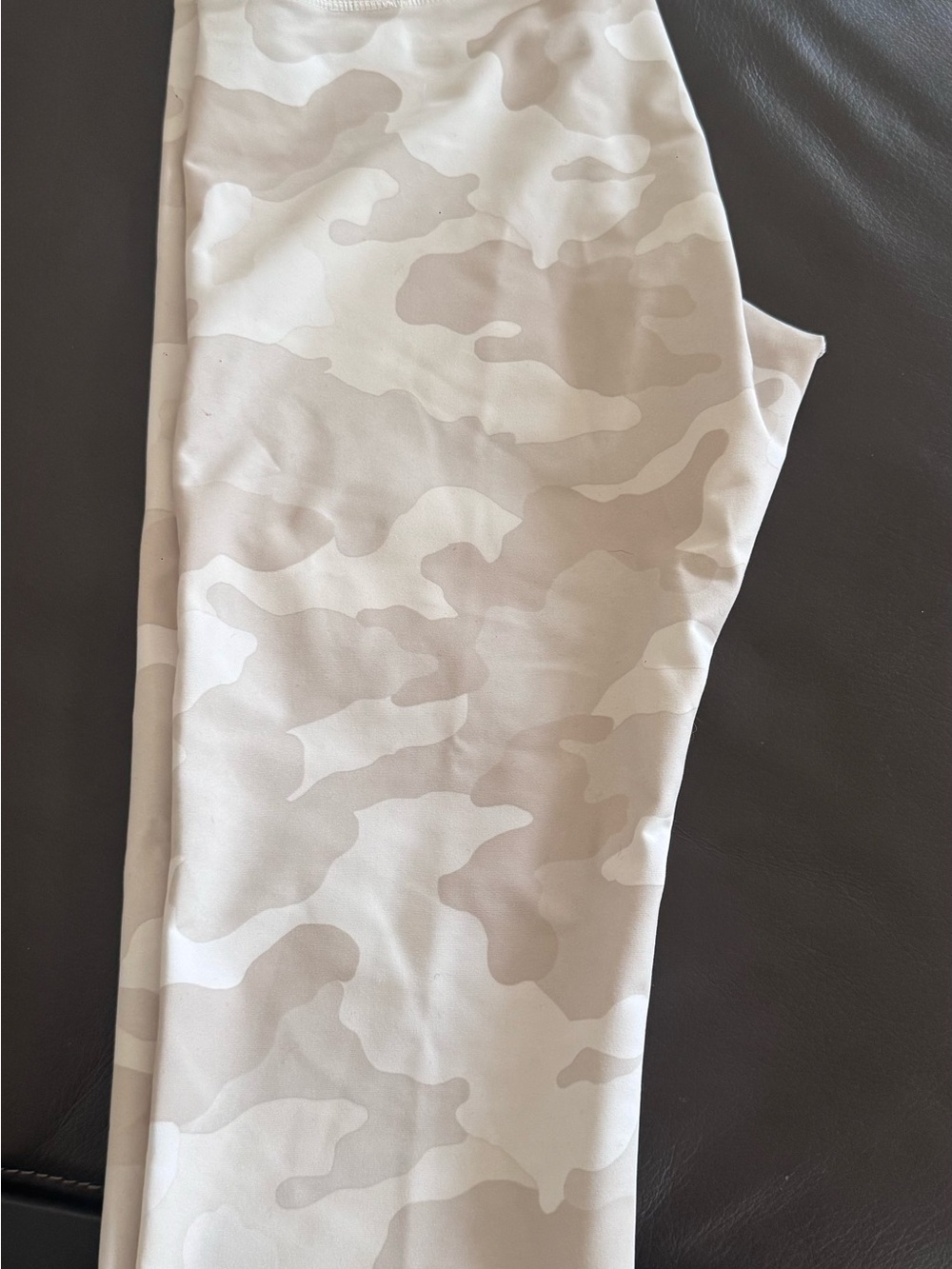 Old Navy/Active Women's  Beige Camo Leggings - Neutral Camo Print